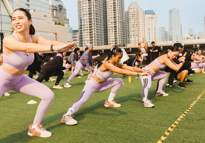 Sejumlah perempuan mengenakan busana legging Optimé Adidas. (Dok. Adidas)