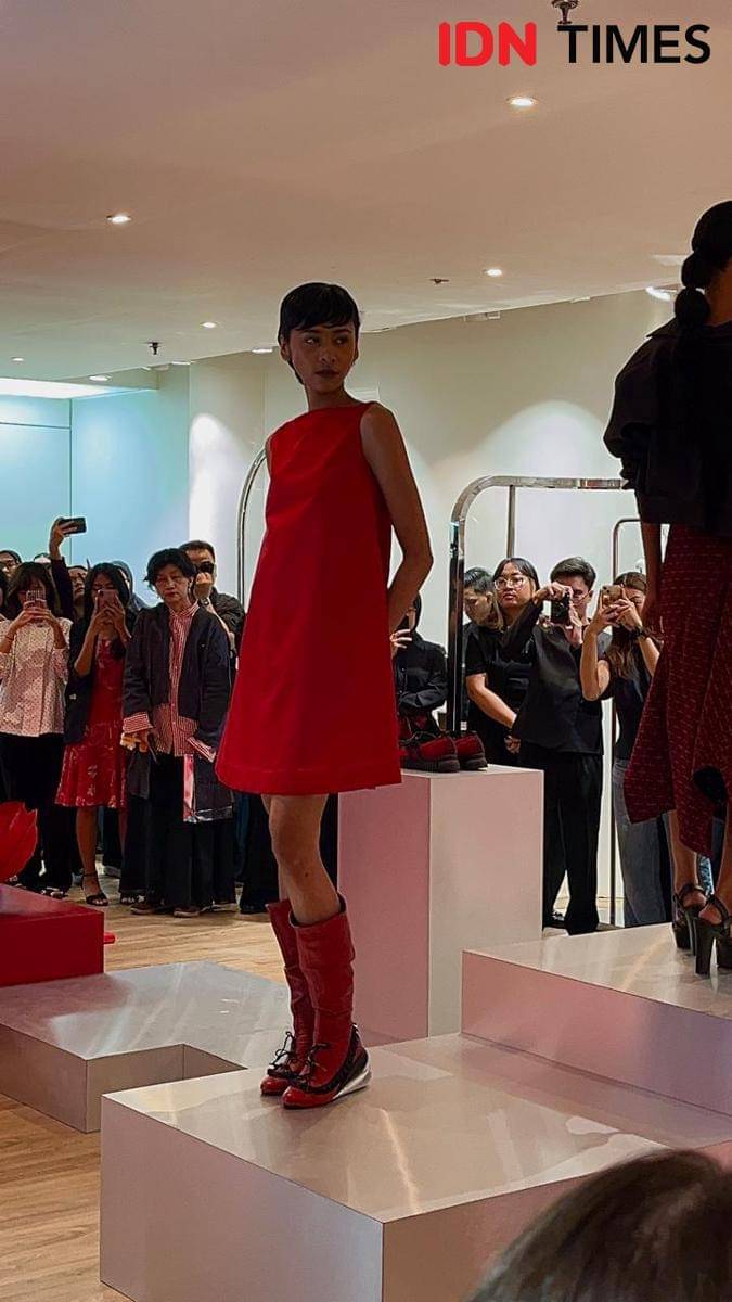 Media Gathering POND’S Age Miracle x Jakarta Fashion Week (JFW) 2026, bertajuk The Revival of Miracles di Dewi's Luxe Market, Plaza Indonesia, Jakarta Pusat pada Senin (20/10/2025) (IDN Times/Nisa Zarawaki)