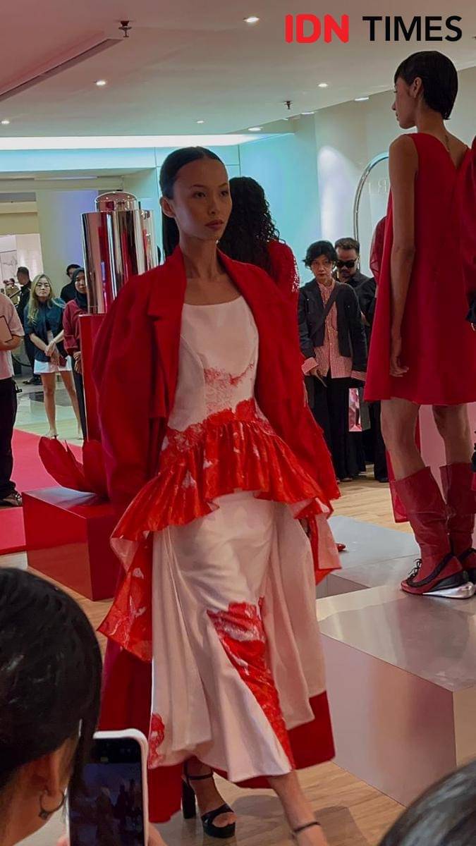 Media Gathering POND’S Age Miracle x Jakarta Fashion Week (JFW) 2026, bertajuk The Revival of Miracles di Dewi's Luxe Market, Plaza Indonesia, Jakarta Pusat pada Senin (20/10/2025) (IDN Times/Nisa Zarawaki)