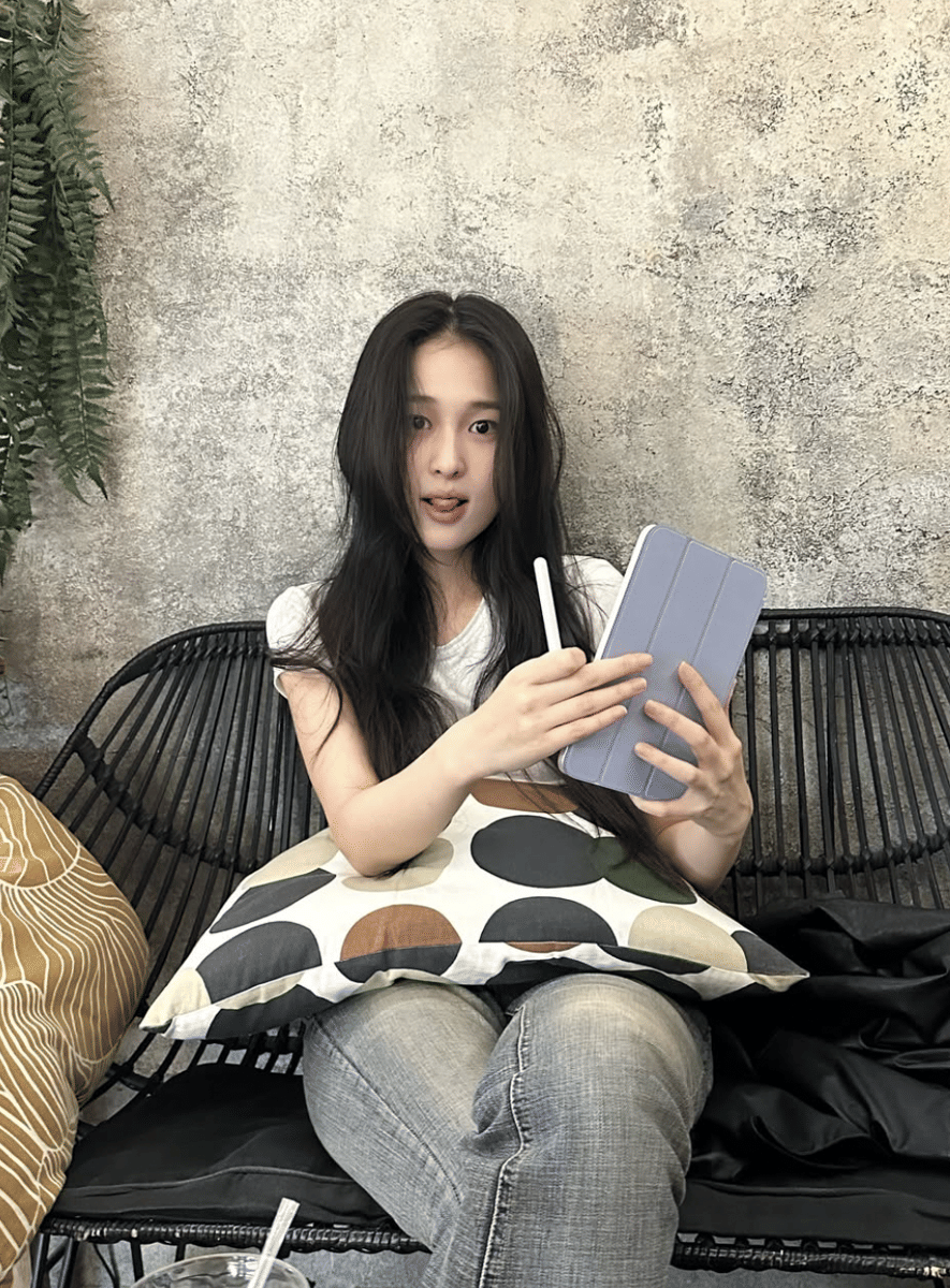 Han Ga Eul (instagram.com/hgaeul_)