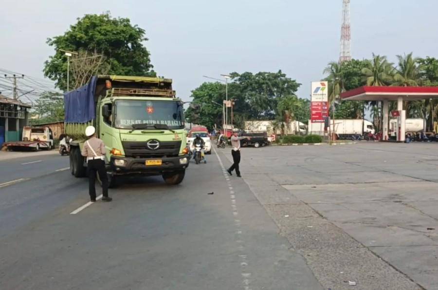 Truk tanah di Cikande, Serang, diminta putar balik jika melanggar jam operasional