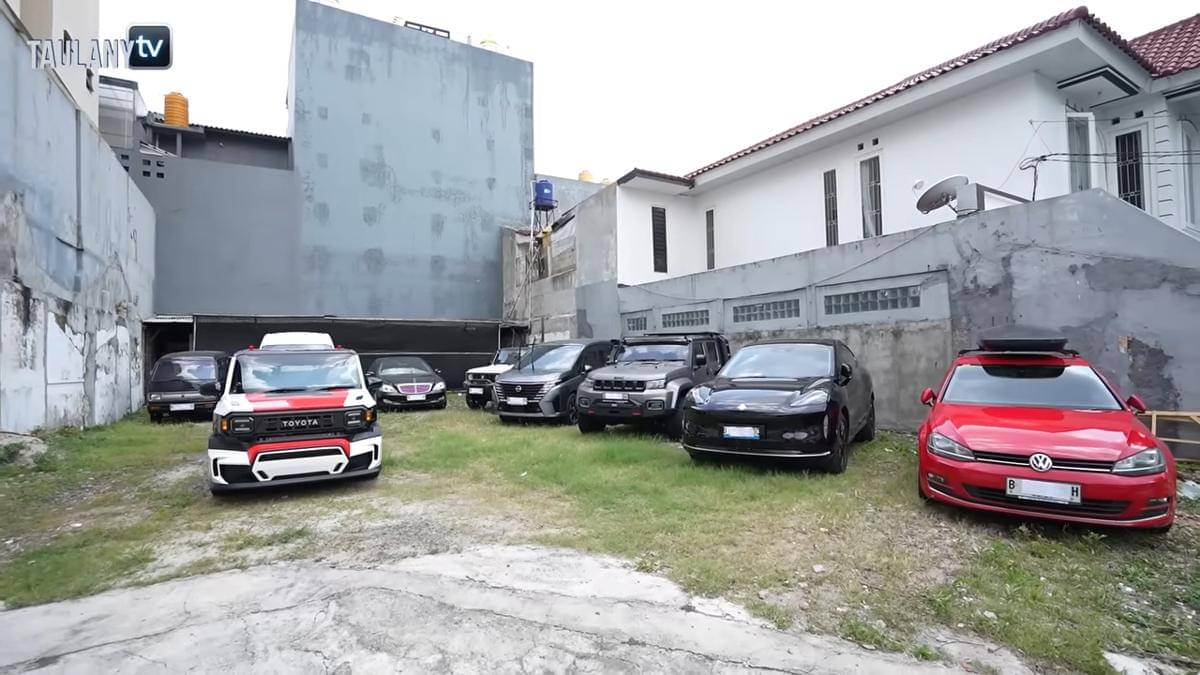 Potret rumah Fitra Eri