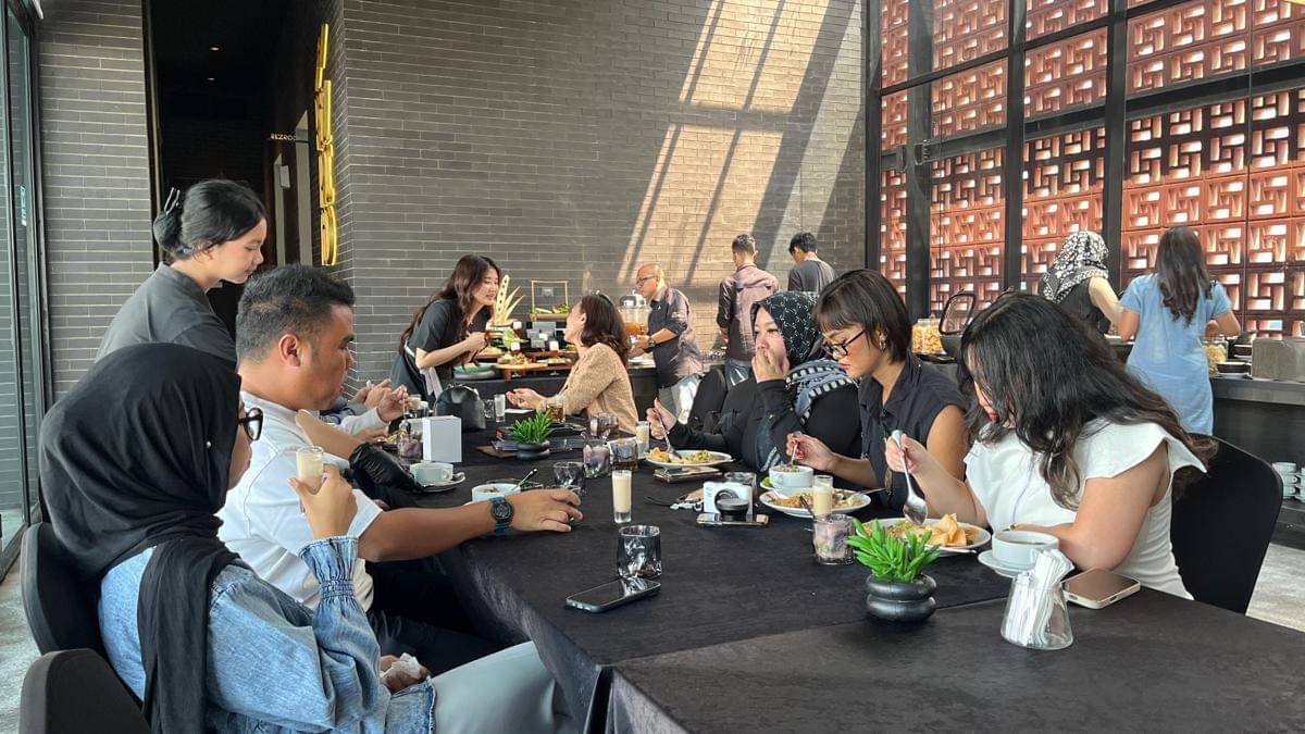 Rez Hotel yang berlokasi di Jalan KH. Ahmad Dahlan No.41, Karangkidul, Kota Semarang mengenalkan menu terbaru dari Reztricted Rooftop Lounge yang berada di lantai 10 hotel tersebut. (IDN Times/Anggun Puspitoningrum)