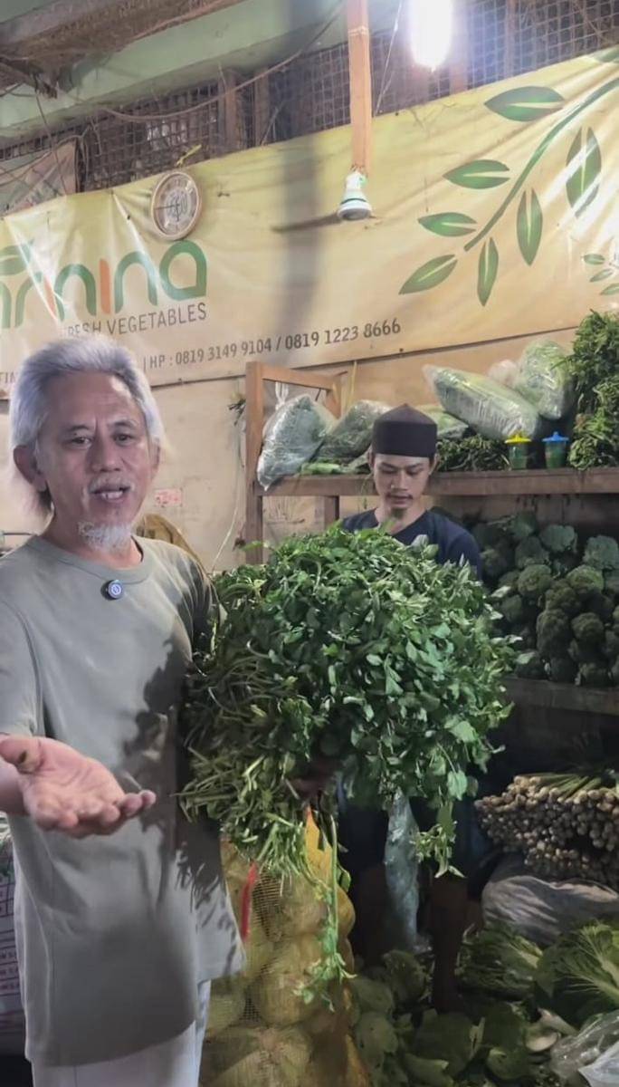 Epy Kusnandar borong selada airuntuk usaha jukut goreng