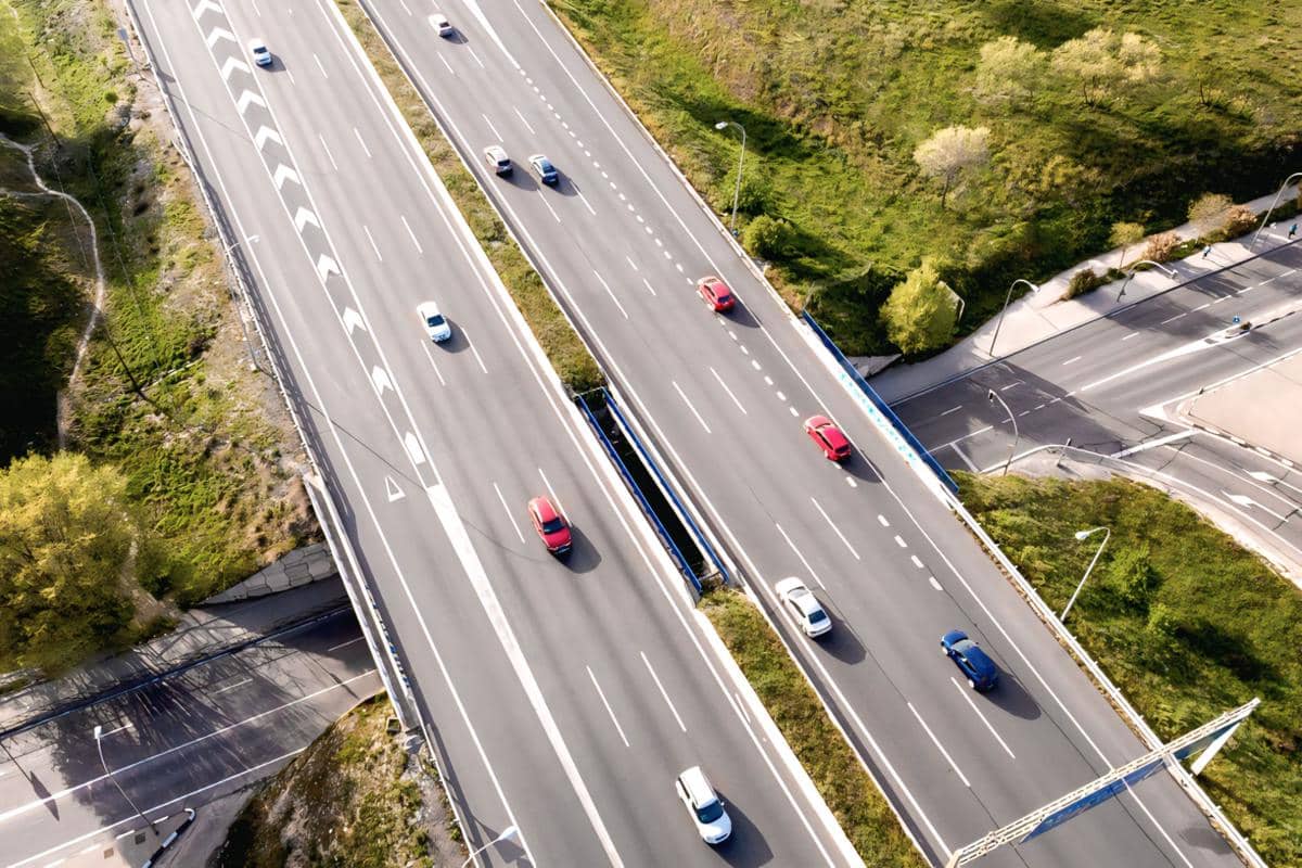 ilustrasi jalan tol (freepik.com/freepik)