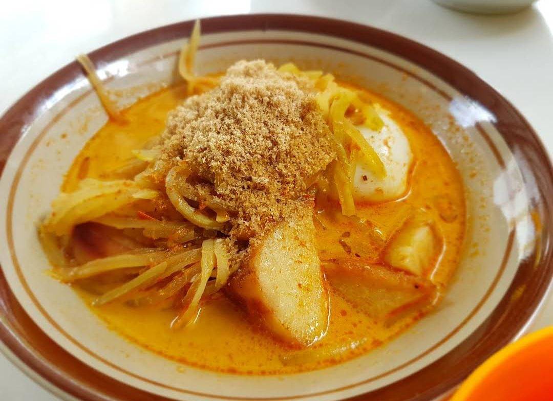 Kupat Sayur Ibu Tini