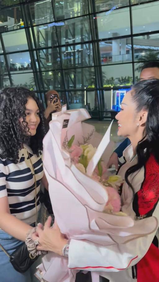 Kris Dayanti Pulang ke Indonesia usai Tanding Wushu (instagram.com/krisdayantilemos)