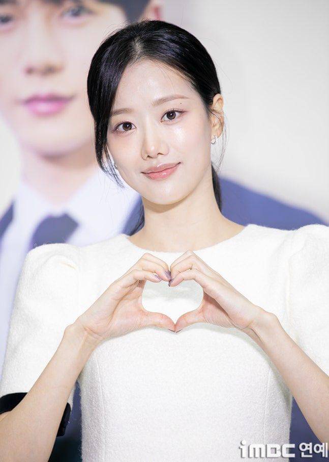 potret Lee Naeun di konferensi pers drama pendek My Little Chef