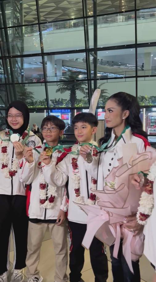 Kris Dayanti Pulang ke Indonesia usai Tanding Wushu (instagram.com/krisdayantilemos)