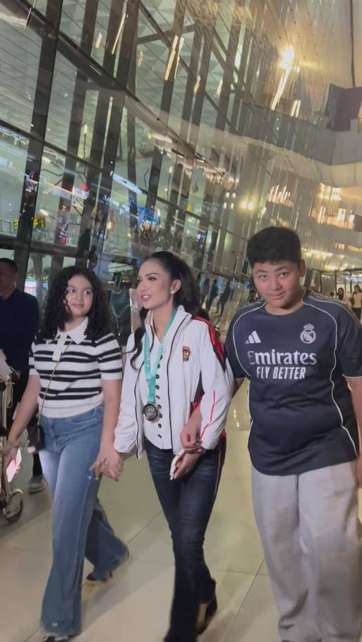 Kris Dayanti Pulang ke Indonesia usai Tanding Wushu (instagram.com/krisdayantilemos)