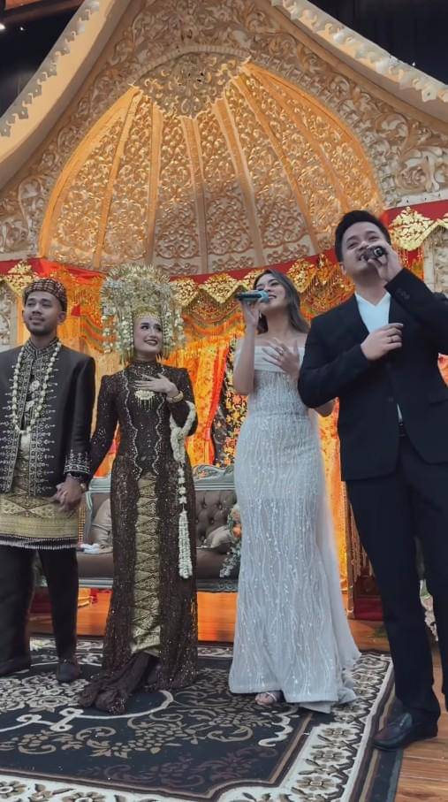 Raisa Nyanyi di Pernikahan Fans (instagram.com/raisa6690)