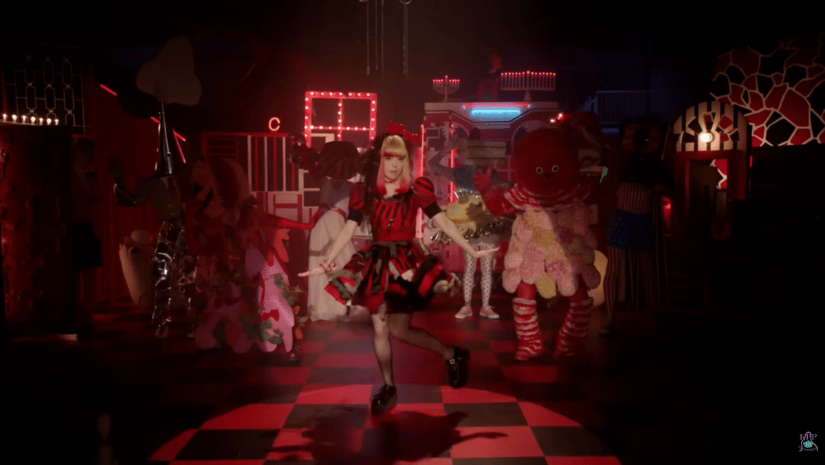 Cuplikan MV Kyary Pamyu Pamyu - Crazy Party Night ~Pumpkins Strike Back~