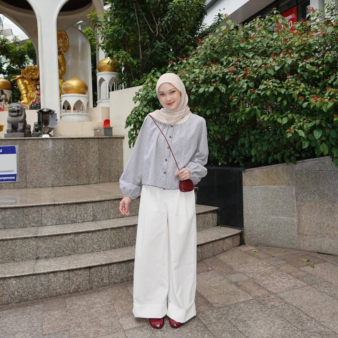 padu padan outfit hijab ala Jule