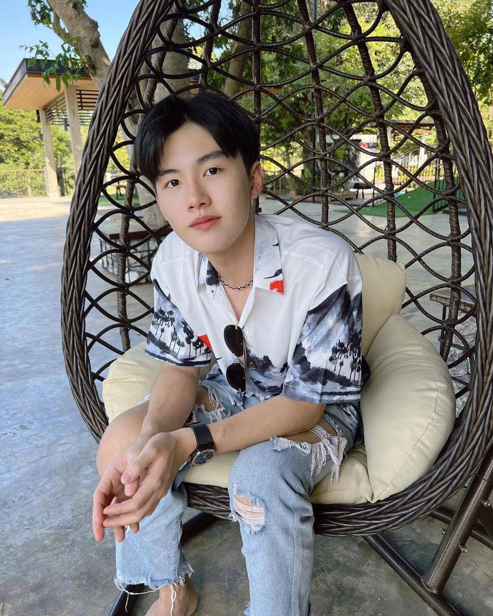 Beach Outfit ala Prom Theepakorn