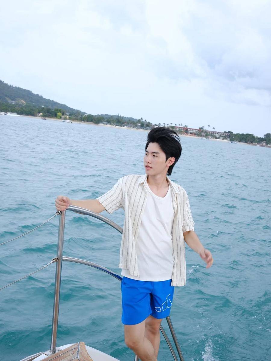 Beach Outfit ala Prom Theepakorn