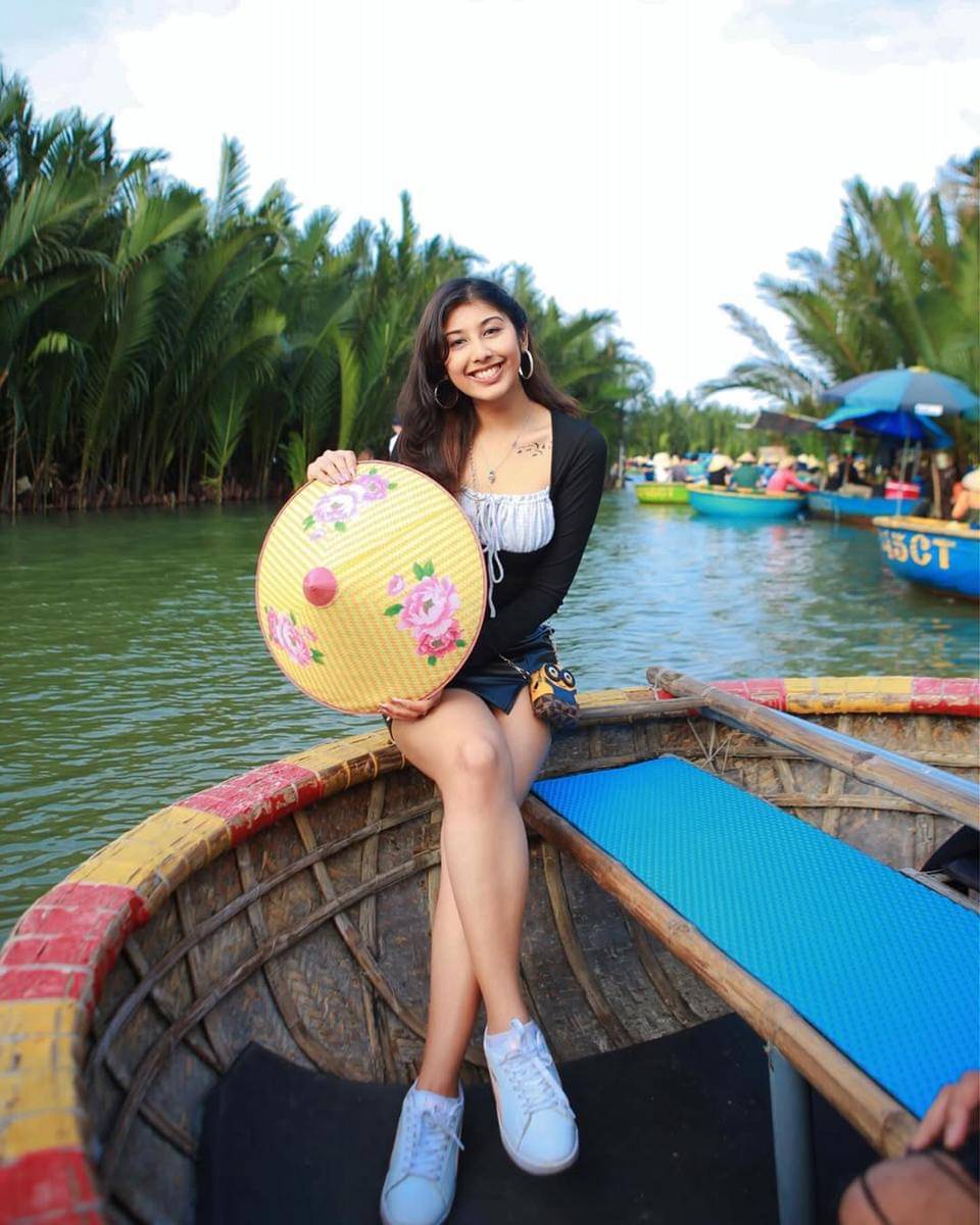 potret Ganga Kannan, Miss Earth Singapura 2025