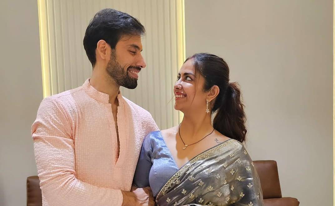 Avika Gor dan suami