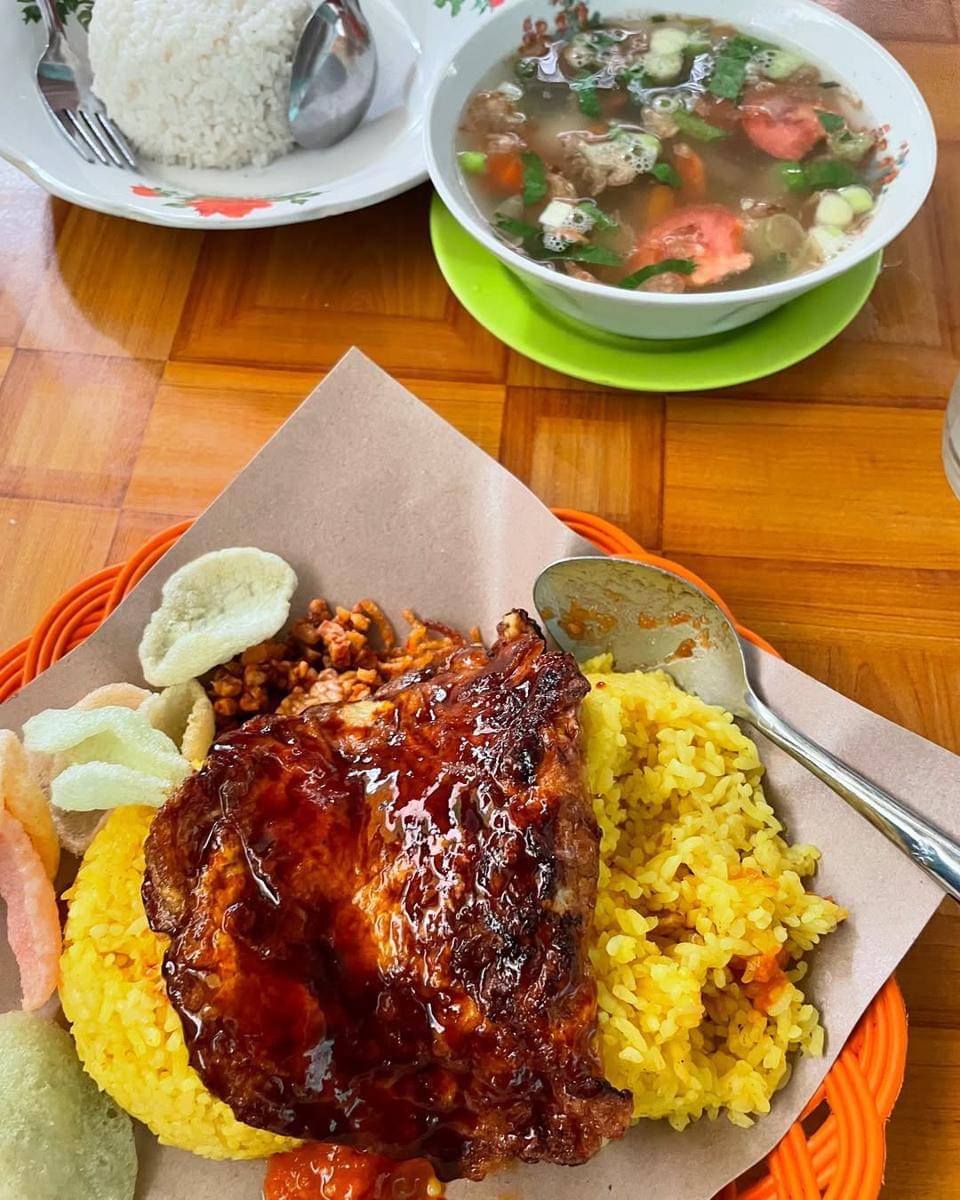 nasi kuning telur bakar