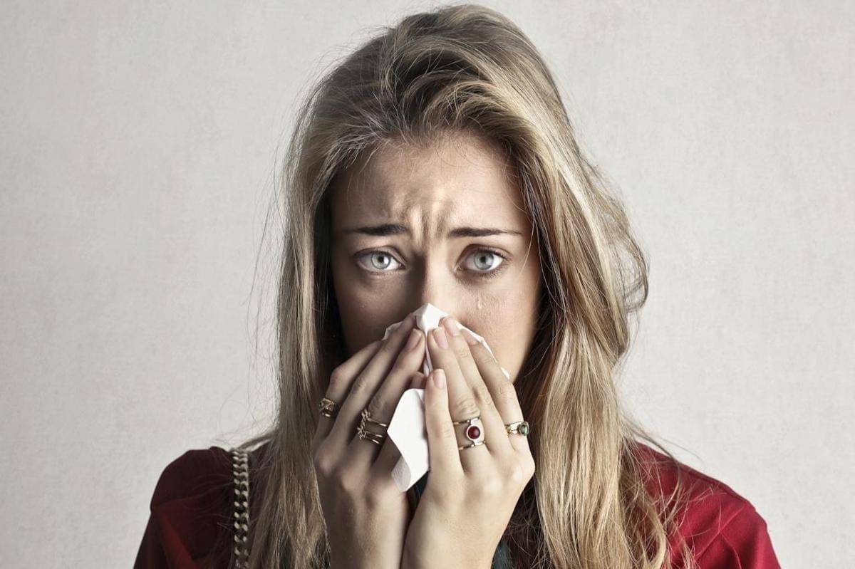 ilustrasi menderita sinusitis 