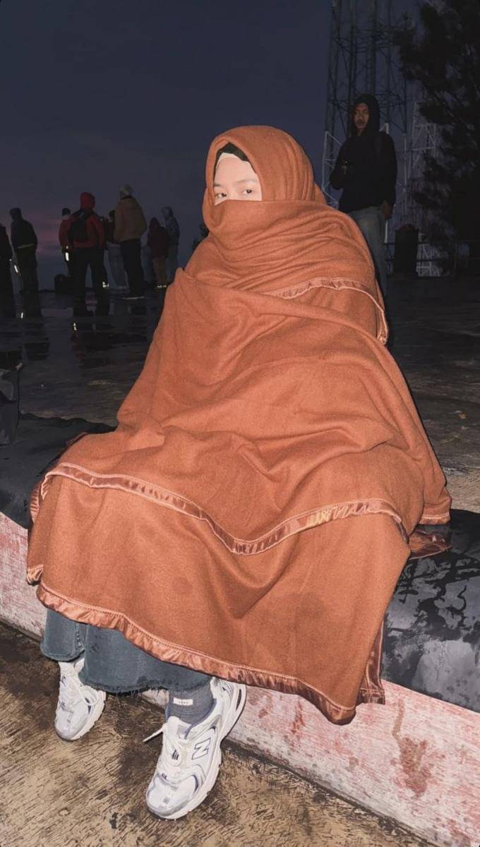 Dara Arafah liburan ke Gunung Bromo
