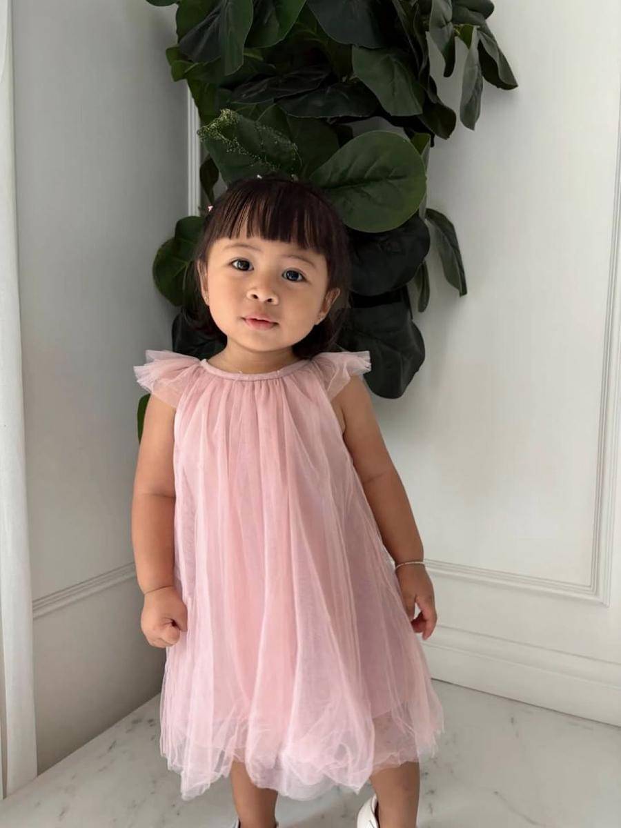 Ranaima dengan berbagai macam gaun