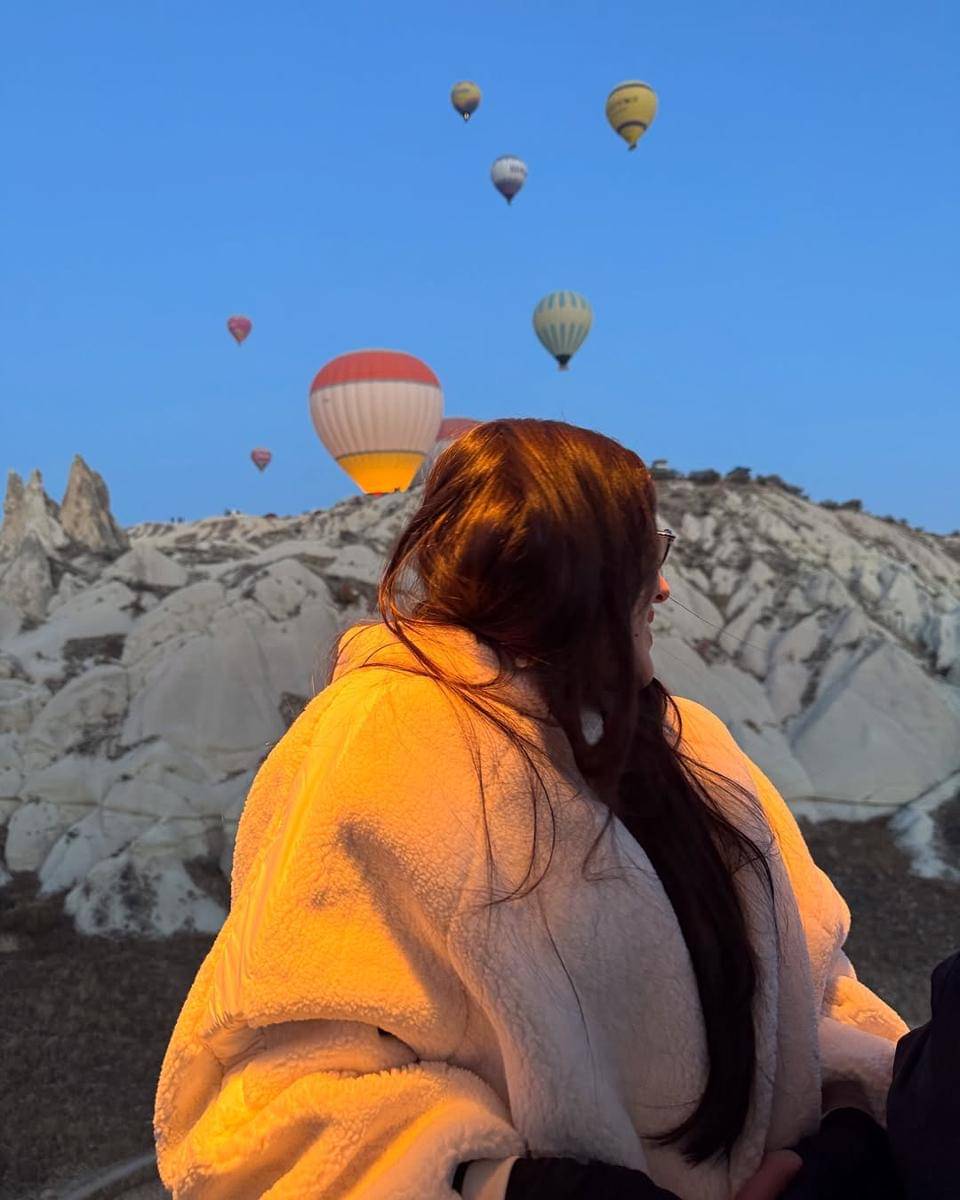 Yasmin Napper naik balon udara di Cappadocia