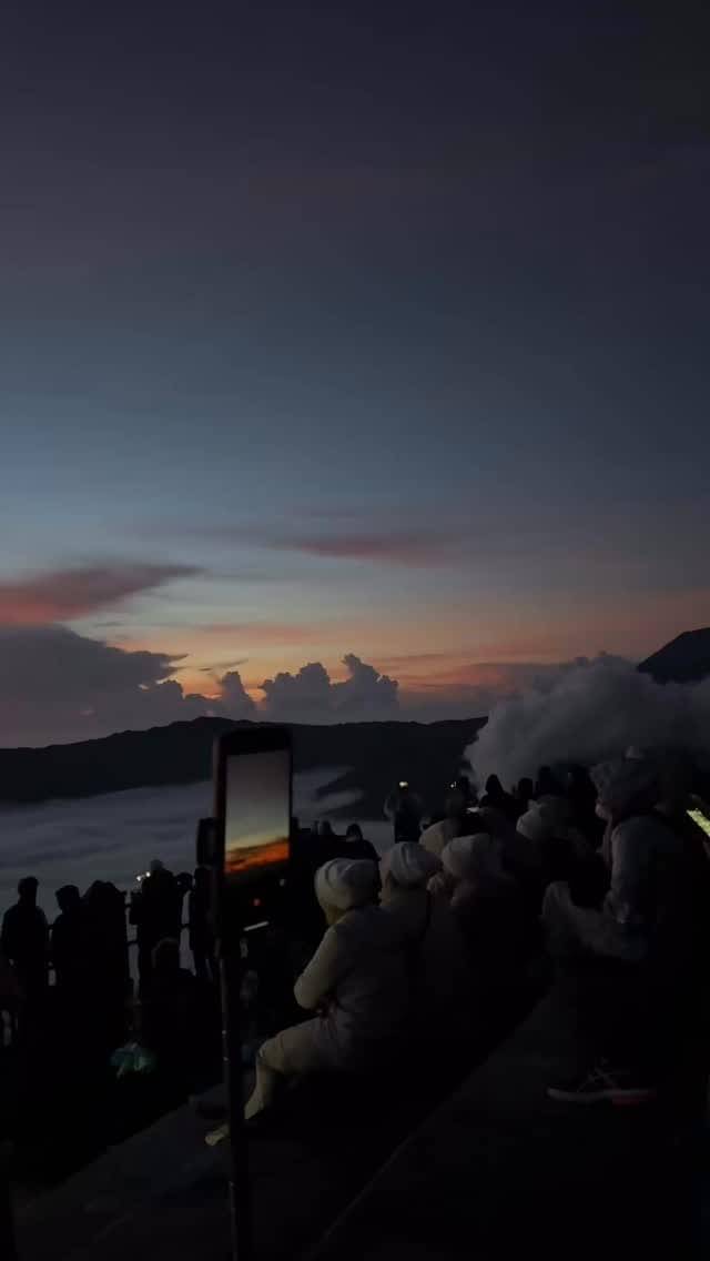 Dara Arafah liburan ke Gunung Bromo