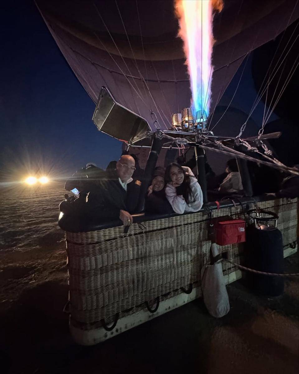 Yasmin Napper naik balon udara di Cappadocia