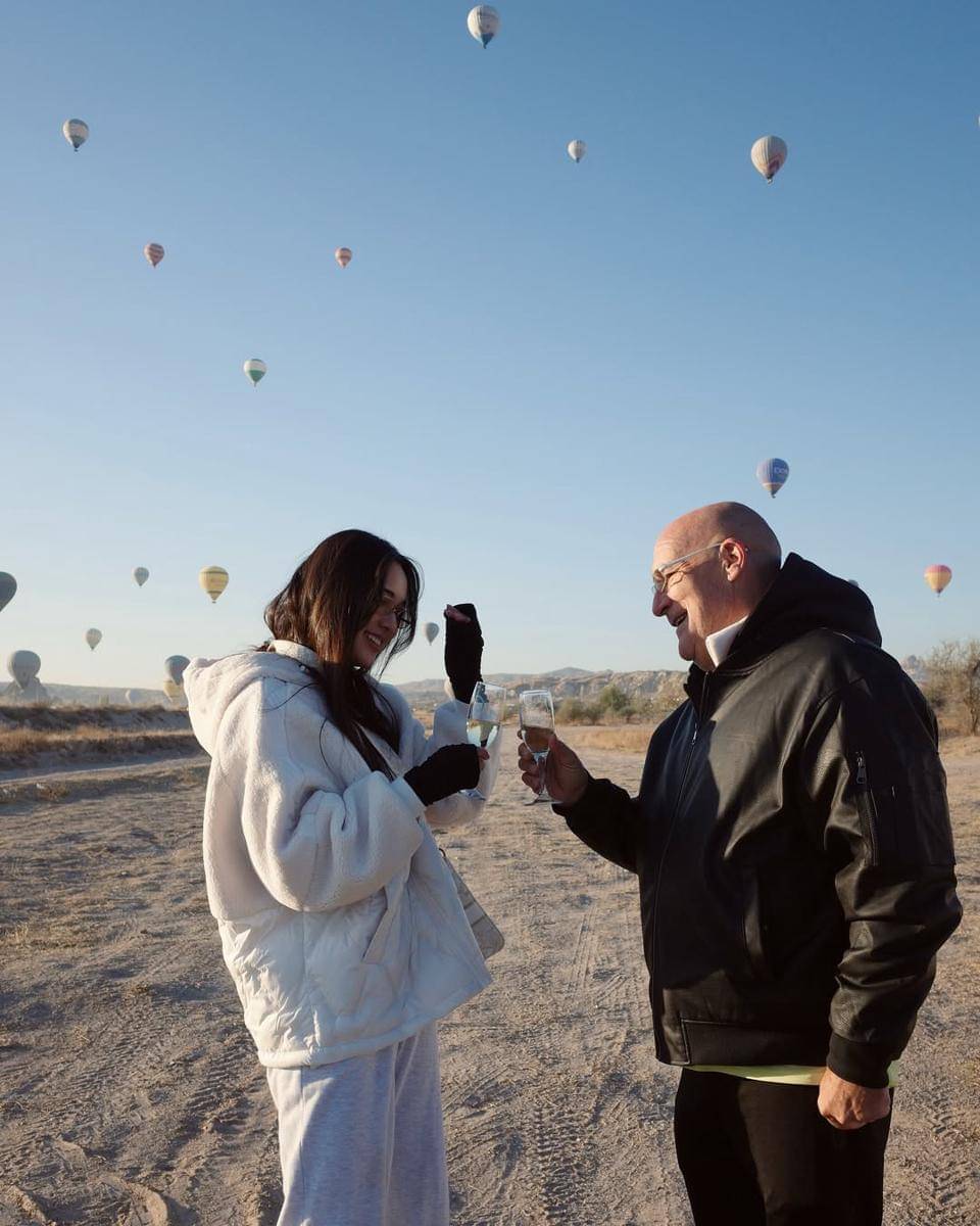 Yasmin Napper naik balon udara di Cappadocia