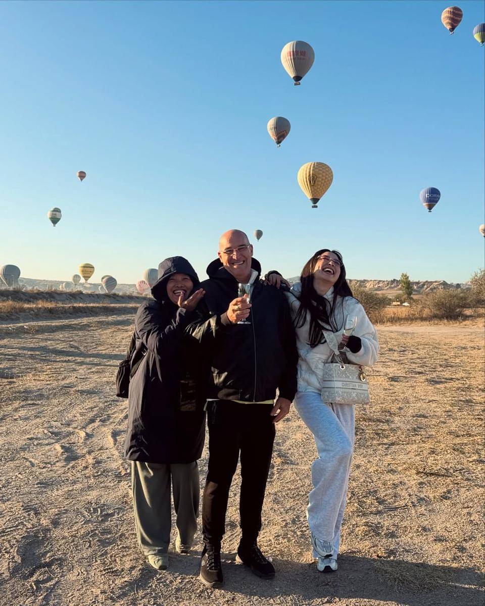 Yasmin Napper naik balon udara di Cappadocia