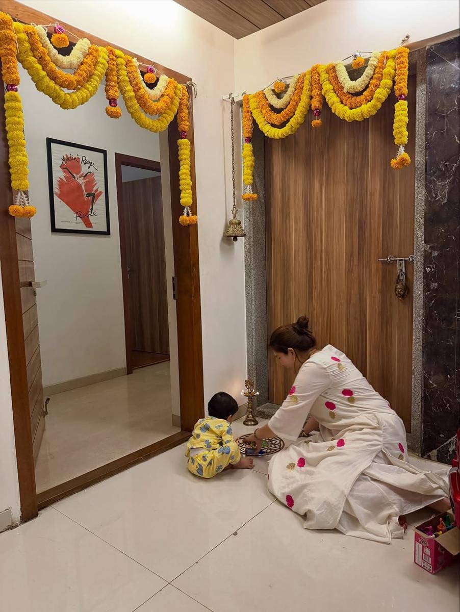 Sonnalli Seygall dan anaknya
