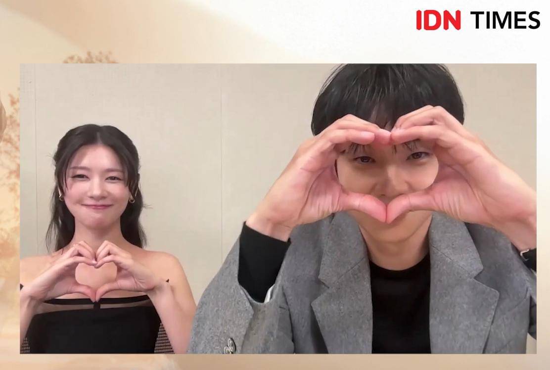 Jung So Min dan Choi Woo Shik dalam wawancara virtual Would You Marry Me?