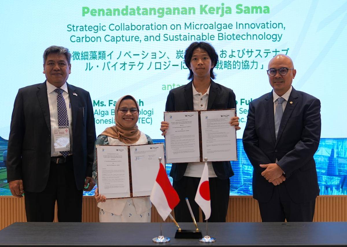 Penandatanganana surat pernyataan minat (Letter of Intent/LOI) PT Alga Bioteknologi Indonesia (ALBITEC) dengan mitra asal Jepang saat World Osaka Expo 2025. (Dok. ALBITEC)