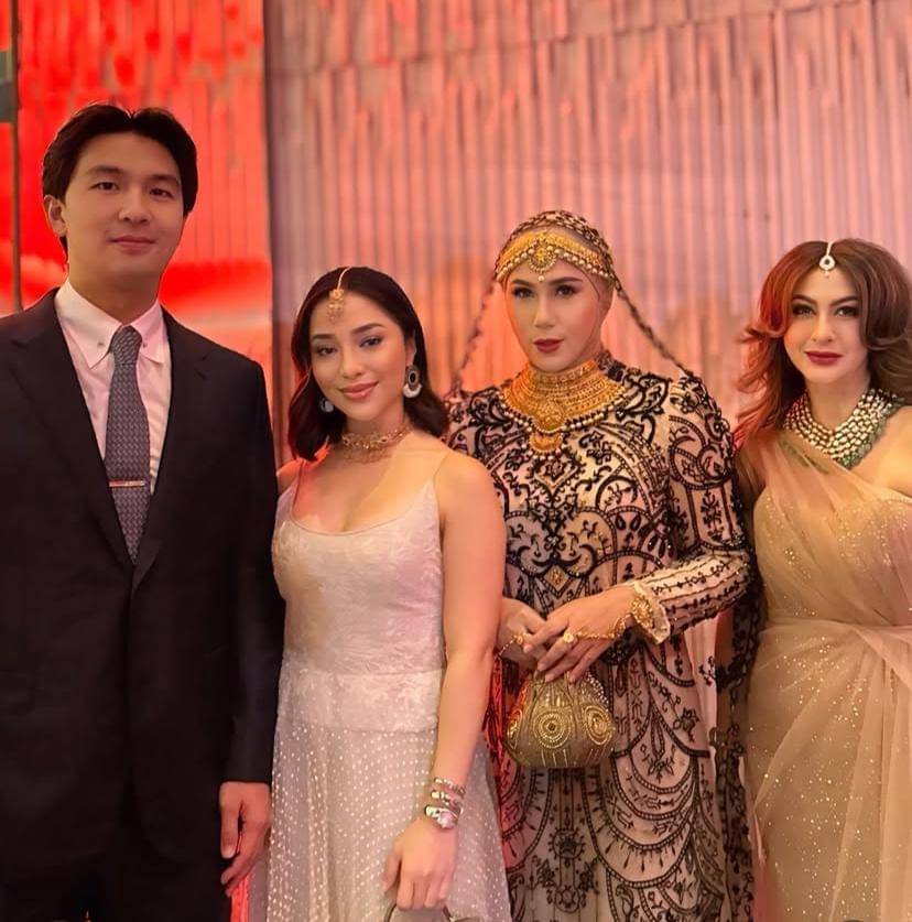 potret artis di pesta Diwali Raam Punjabi
