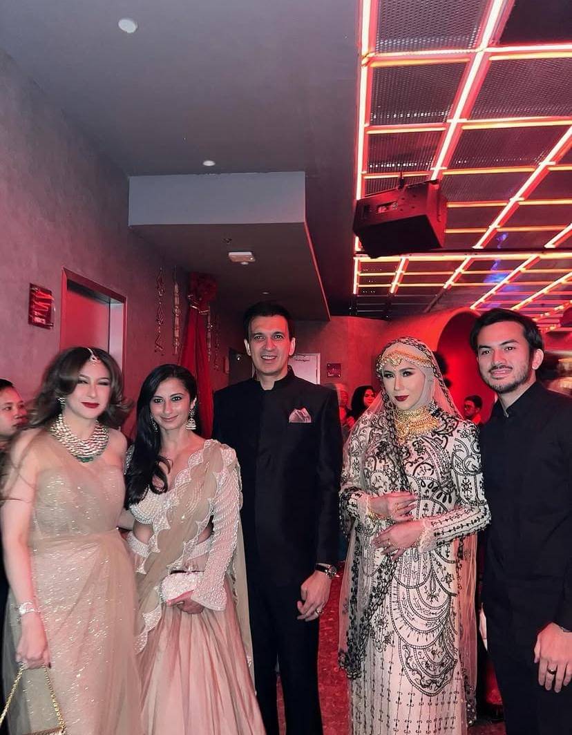 potret artis di pesta Diwali Raam Punjabi