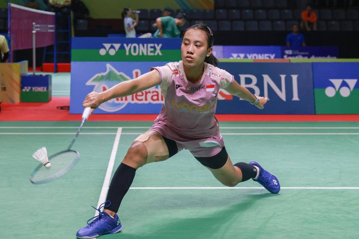 Pebulutangkis muda Indonesia Mutiara Ayu Puspitasari saat berlaga di Indonesia Masters BWF Super 100 di GOR PBSI Sumut, Rabu (22/10/2025) (dok.PBSI)