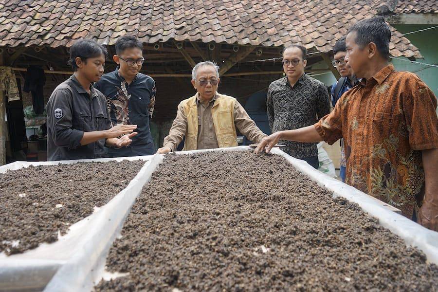  Institut Teknologi Sumatera (Itera) Membantu Petani Singkong Lampung Agar Lewat Inovasi Produksi Tepung Mocaf di Desa Mekar Karya, Kecamatan Waway Karya, Kab.Lampung Timur