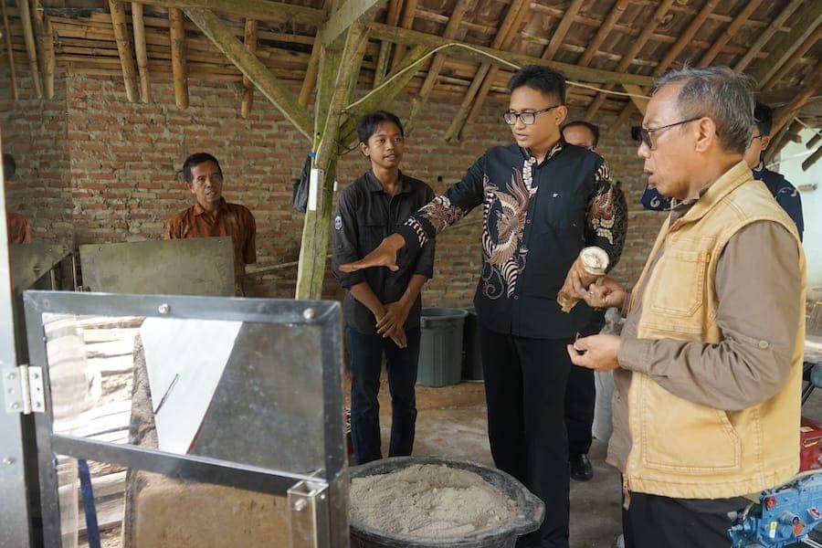 Institut Teknologi Sumatera (Itera) Membantu Petani Singkong Lampung Agar Lewat Inovasi Produksi Tepung Mocaf di Desa Mekar Karya, Kecamatan Waway Karya, Kab.Lampung Timur
