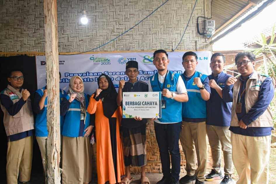 PT PLN (Persero) Unit Pelaksana Pelayanan Pelanggan (UP3) Kota Metro Menggelar Penyalaan Serentak Program “Light Up The Dream”,  di Tejo Agung