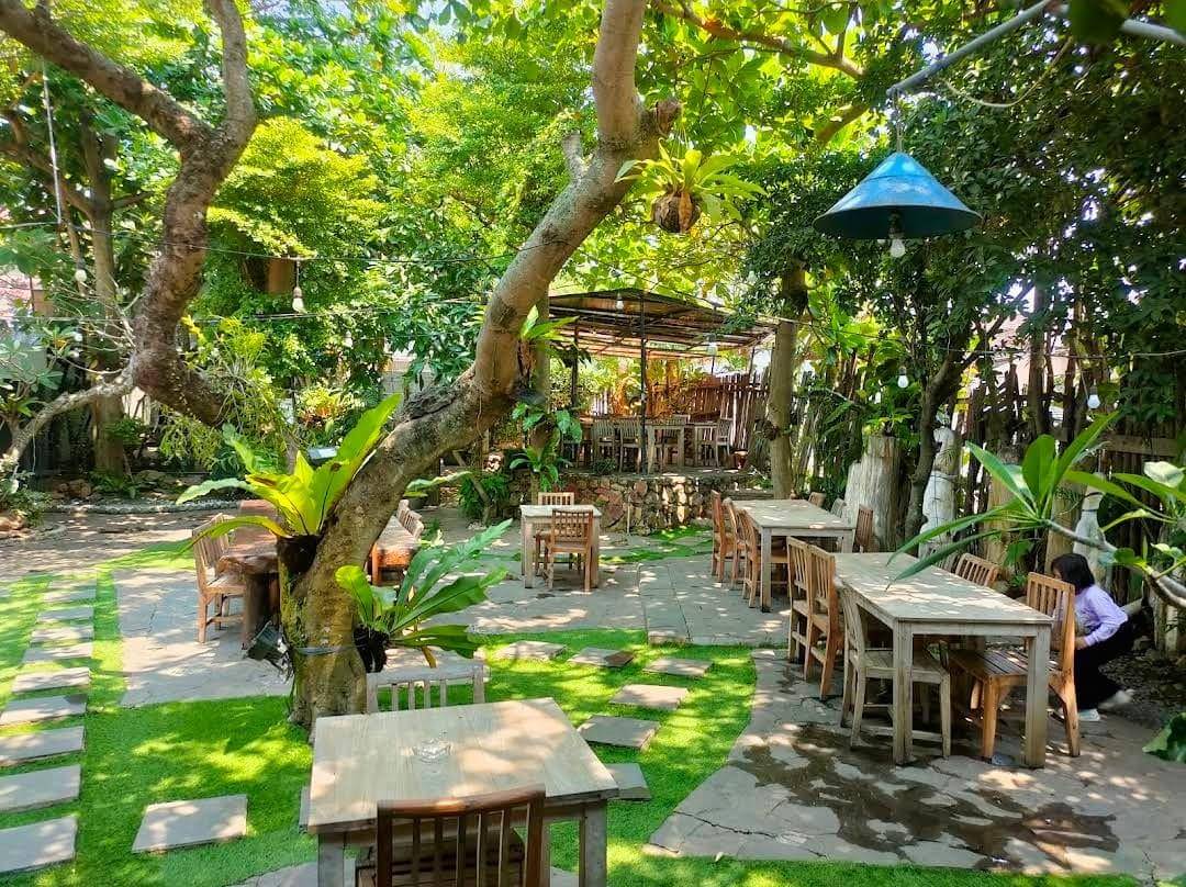 Wiseman Cafe Garden Pahoman Bandar Lampung