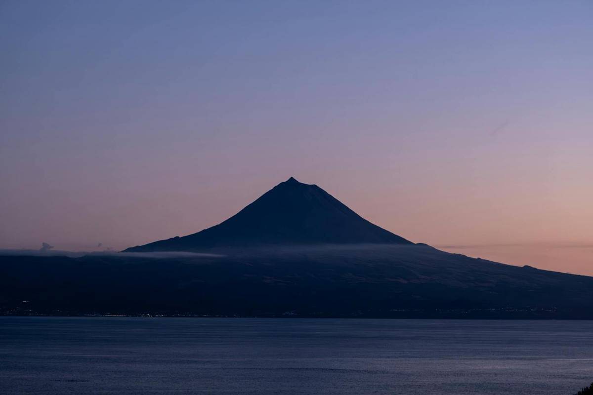 ilustrasi gunung