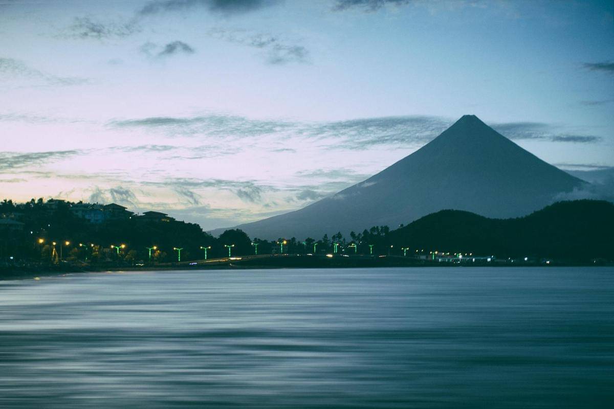 ilustrasi gunung