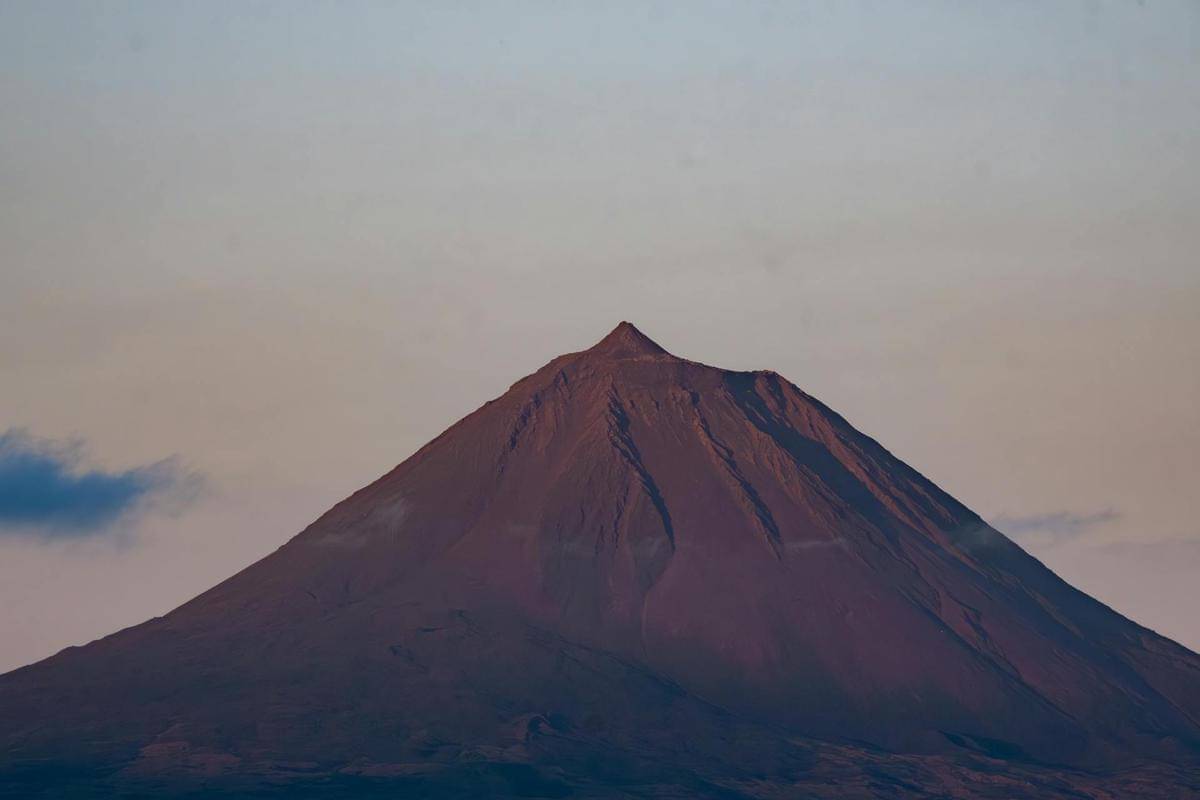 ilustrasi gunung