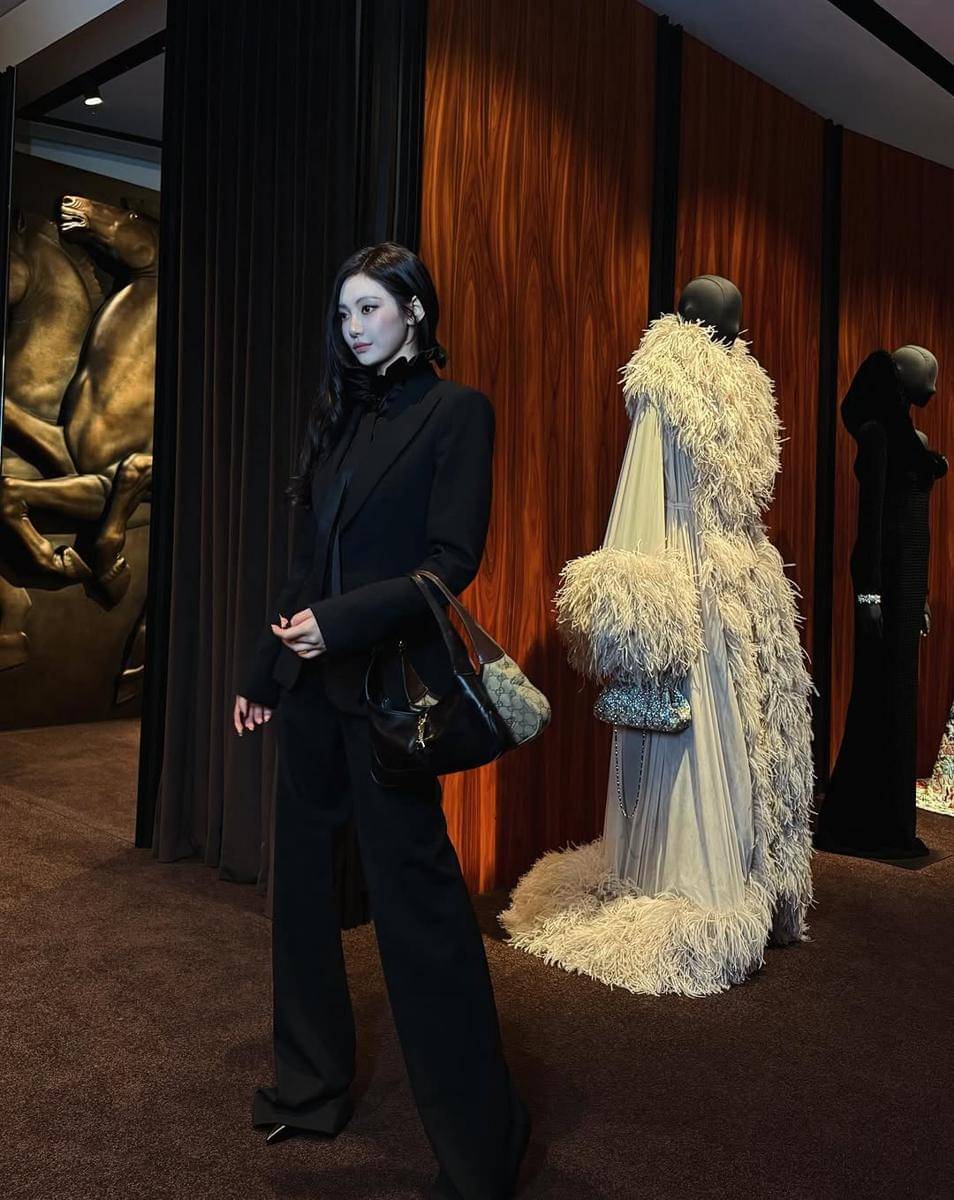 Outfit ala Ningning aespa