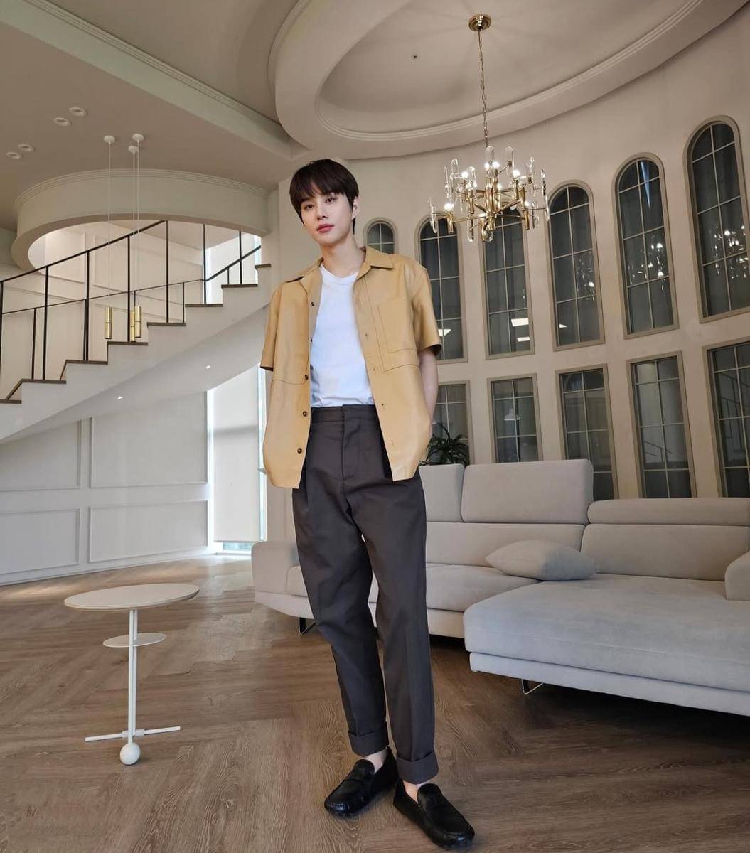 OOTD ala Jungwoo NCT.