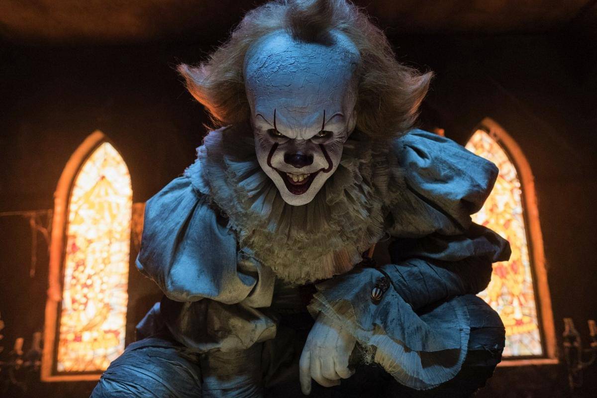 cuplikan adegan yang diperankan Bill Skarsgård dalam film It