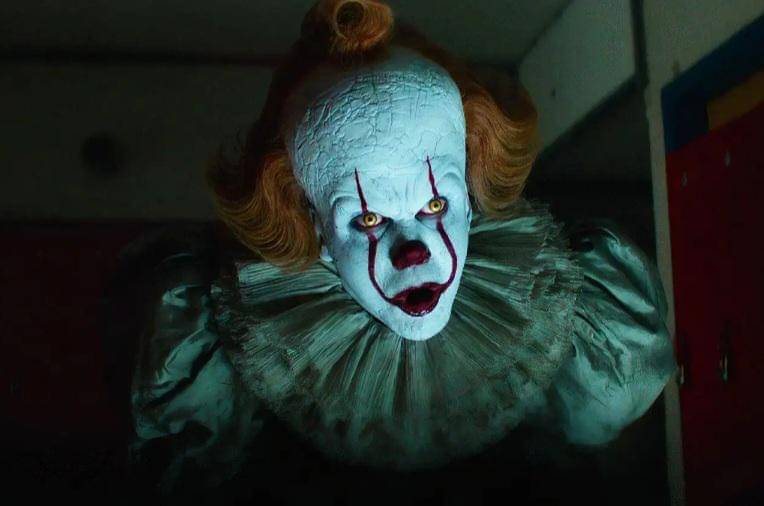 cuplikan adegan yang diperankan Bill Skarsgård dalam film It