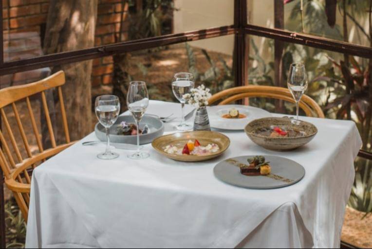 ilustrasi fine dining