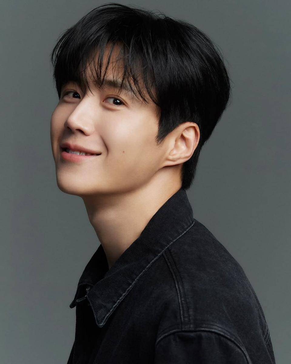 potret Kim Seon Ho