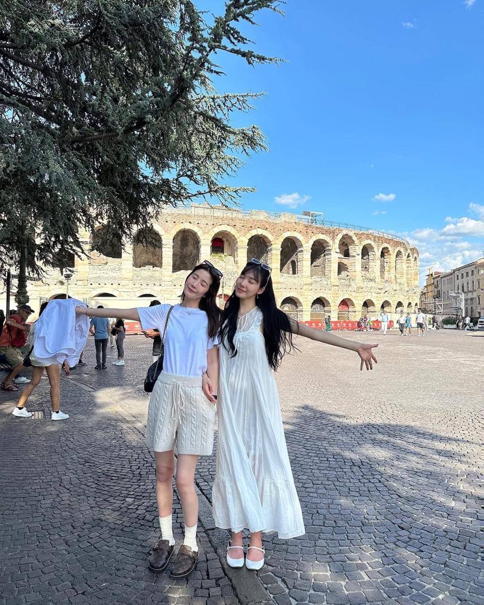 padu padan outfit putih ala Tiffany SNSD